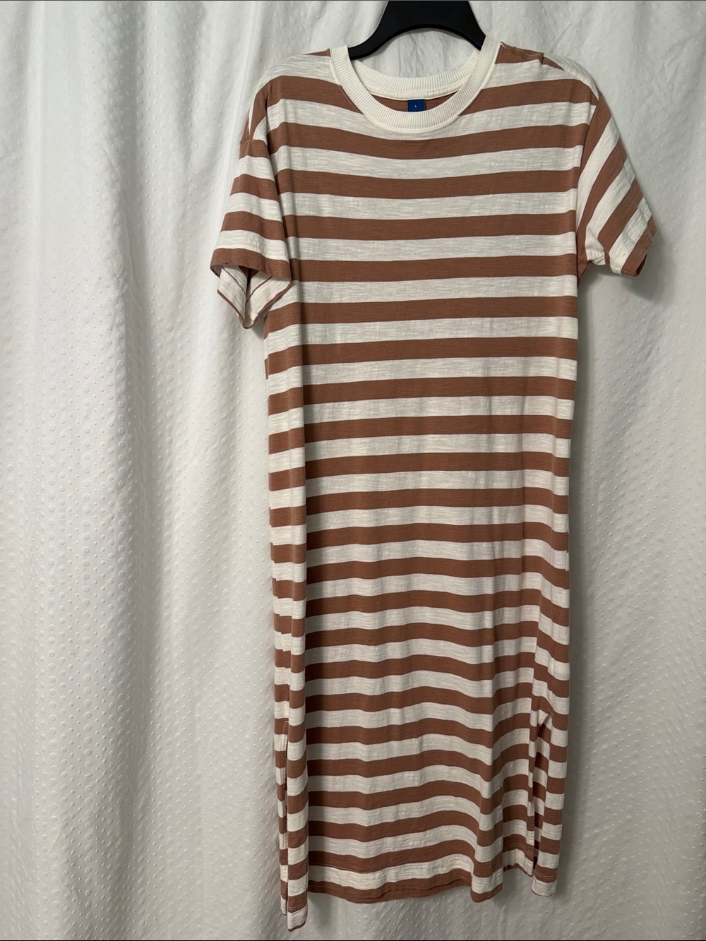 Old Navy Cream and Brown Striped Short-Sleeve Midi Dress Size Large
